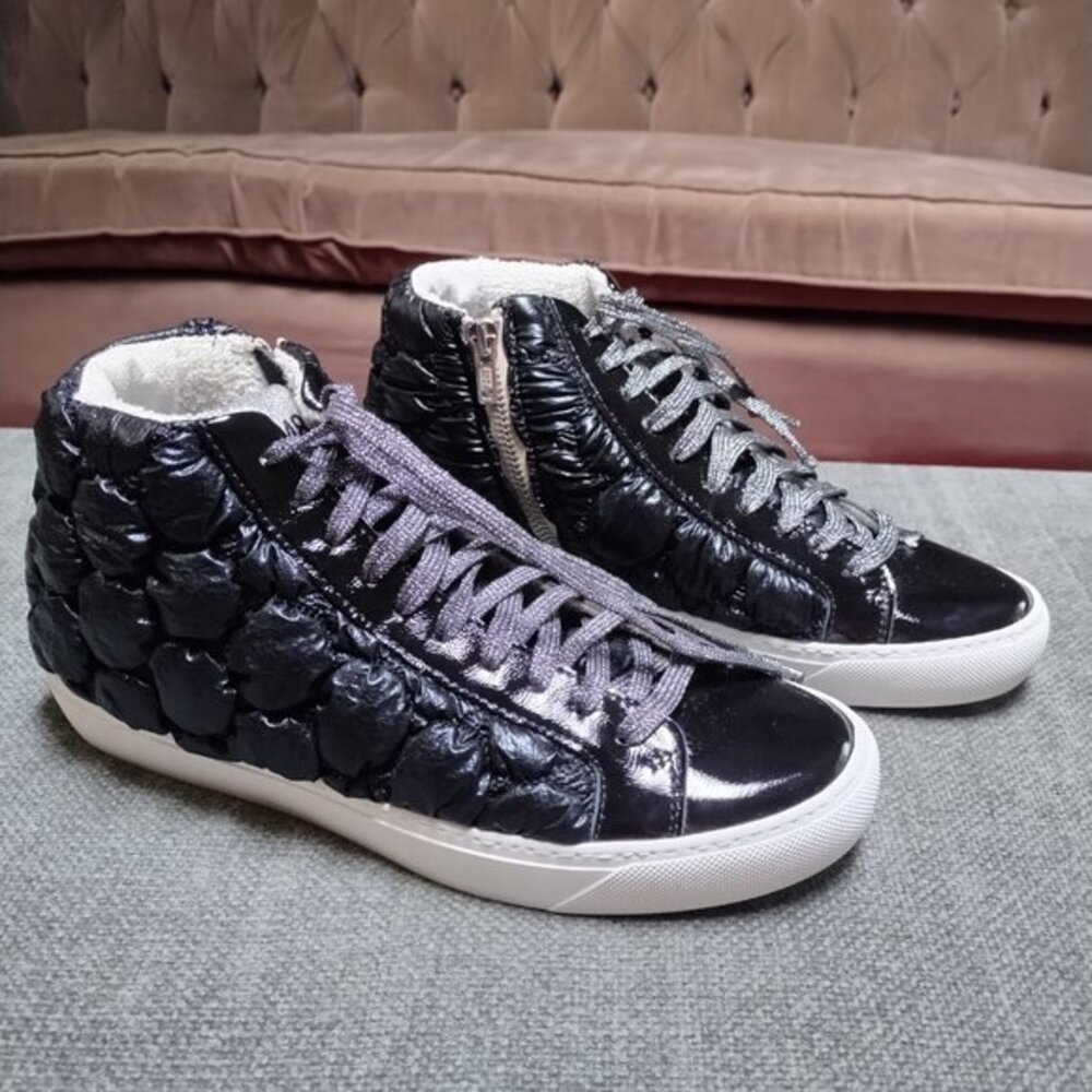 P448 | High Top Sneaker